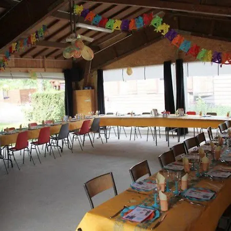 Campsite Confortable Avec Terrasse Pour 4 Personnes - Api-1-52-593 *