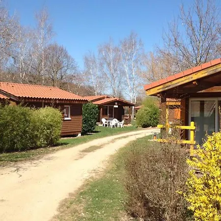 Campsite Confortable Avec Terrasse Pour 4 Personnes - Api-1-52-593 Lempdes sur Allagnon