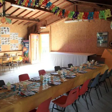 Confortable Avec Terrasse Pour 4 Personnes - Api-1-52-593 Campsite