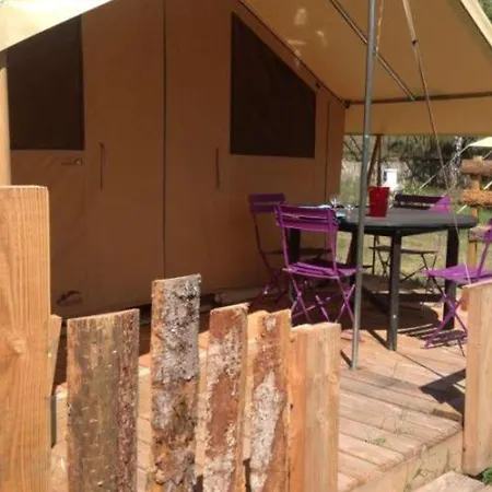 Confortable Avec Terrasse Pour 4 Personnes - Api-1-52-593 Campsite *